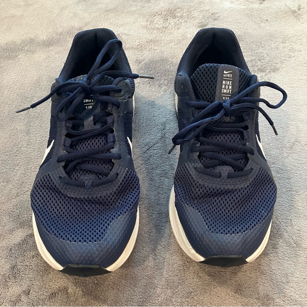 Nike Run Swift V. 2.0, men’s blue size 9.5 sneakers